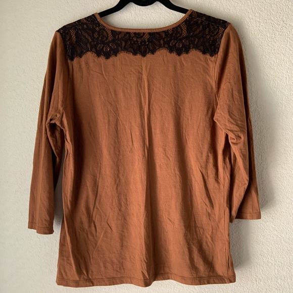 🚫 Talbots 3/4 Sleeve Top Lace-Detailed Shoulders - Picture 2 of 4